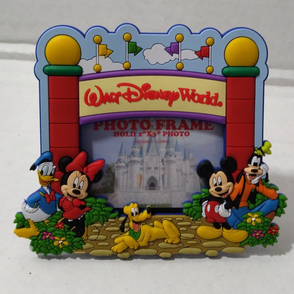 WDW Mickey & Pals Gate Photo Frame Magnet